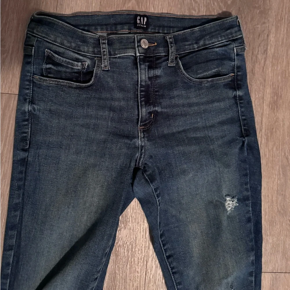 GAP Women’s Mid Rise Favorite Jegging Distressed Jeans Size 8/29